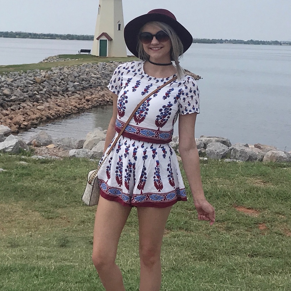 Fashion Nova 2 piece paisley set